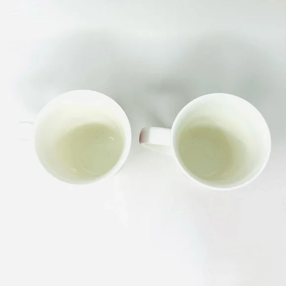 Starbucks Christmas Coffee Mugs Set Of 2 Red Gold Starburst Tall 12oz Holiday - Picture 3 of 8